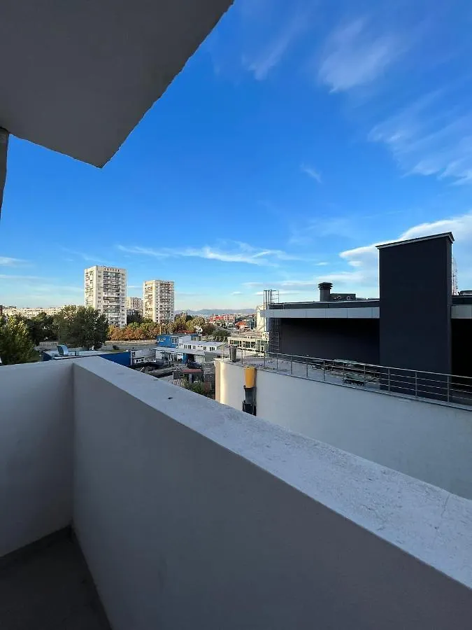 Al Malina 3Bdr Family Apt With Parking Space Near Airport And Iec Sofia